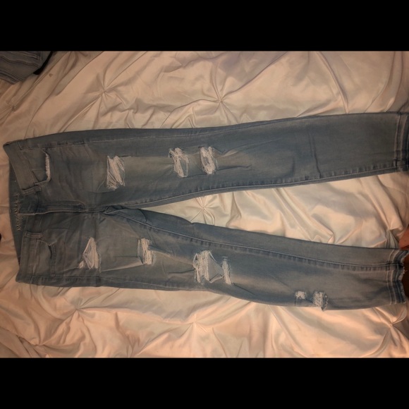 American Eagle Outfitters Denim - American eagle light wash ripped jeans